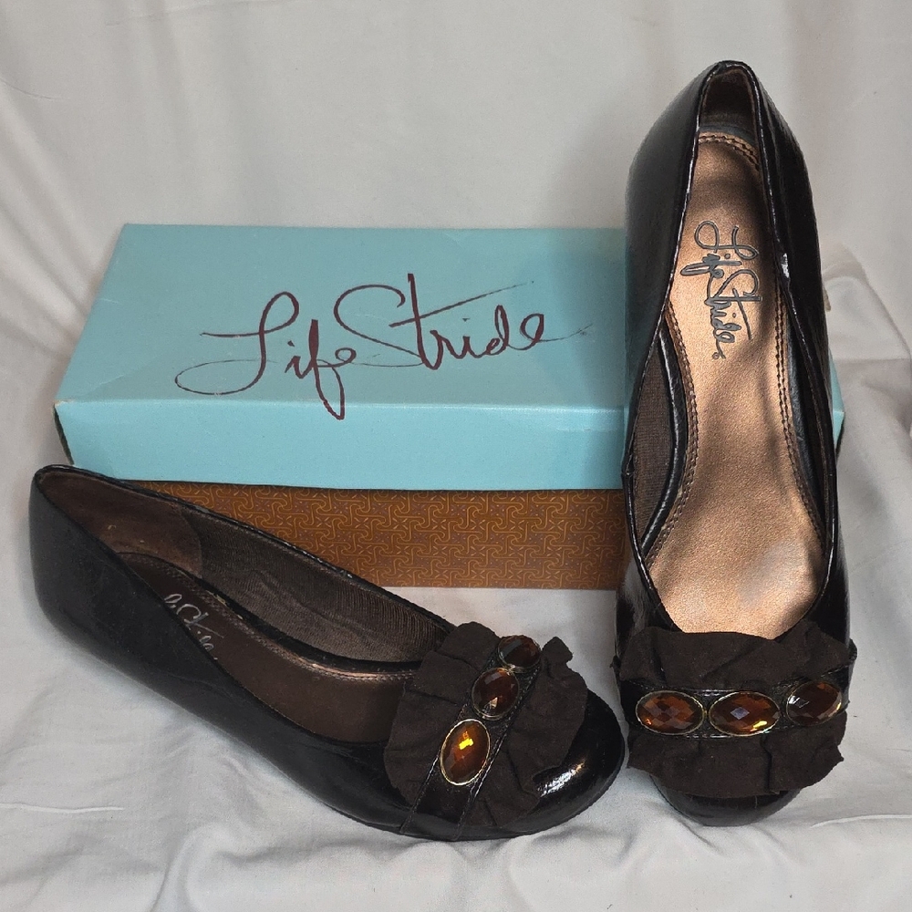 Life Stride Women's Dark Brown Ballet Flats with Embellishments Sz. 7.5